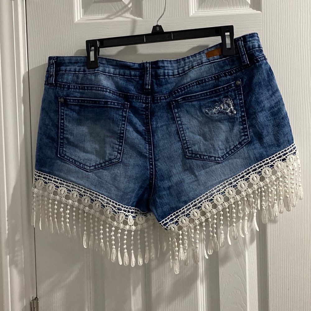 L.e.i.Ashley low rise Jean shirts - Picture 2 of 4